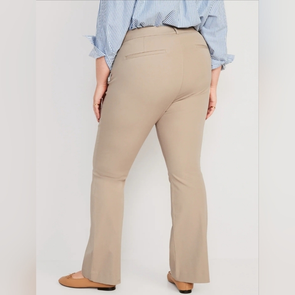 *NWT* High-Waisted Pixie Flare Pants for Women - Old Navy - Size: 6 - Picture 11 of 13
